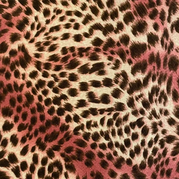 3/$15 Liquidating sale
Leopard Print Sleeveless Top size L
pink brown and white - Picture 2 of 4